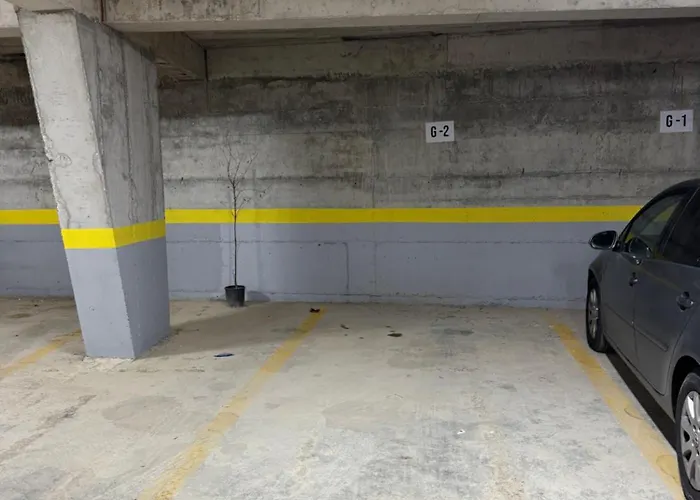 Dennys Lincoln Center