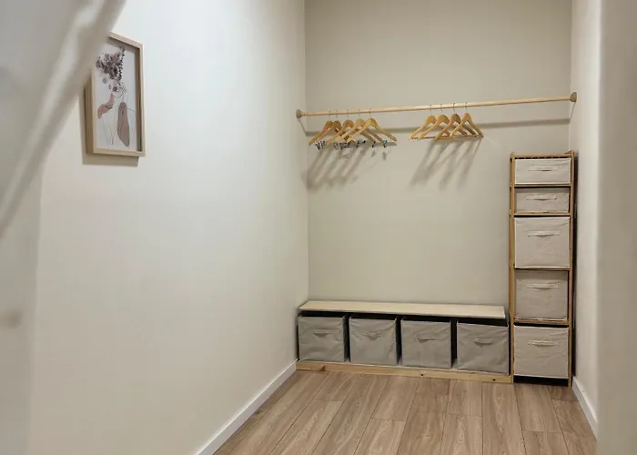 Dennys Lincoln Center ティラナ