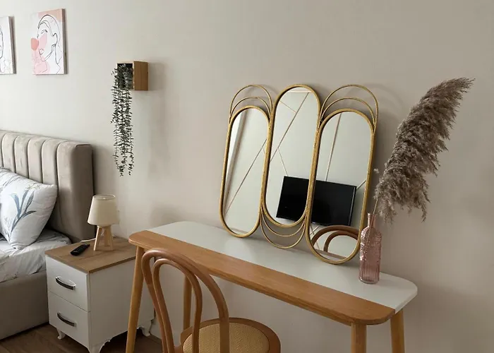 Dennys Lincoln Center ティラナ