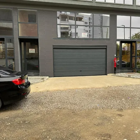 Dennys Lincoln Center