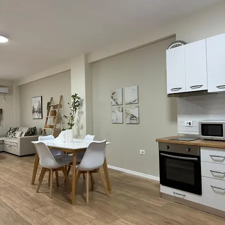 Апартаменты Dennys Lincoln Center