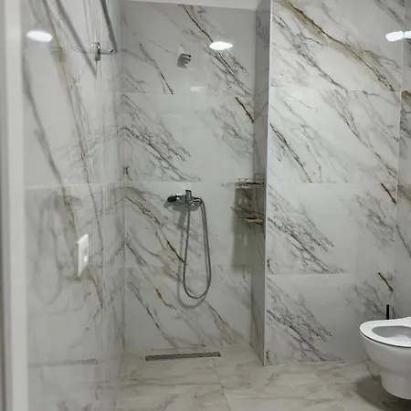 Апартаменты Dennys Lincoln Center *