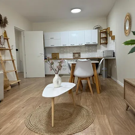 Denny's Lincoln Center Apartment *