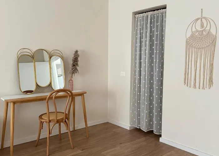 Dennys Lincoln Center